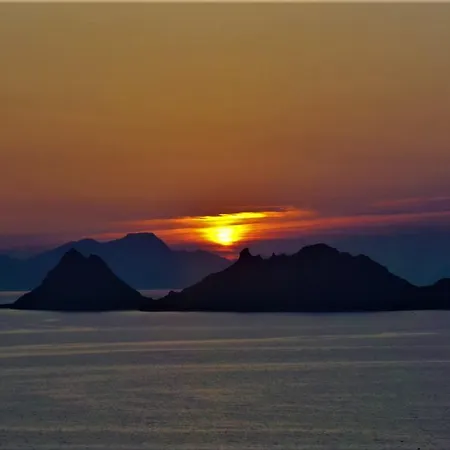 בית נופש Sunset Mavi טורגוטריס